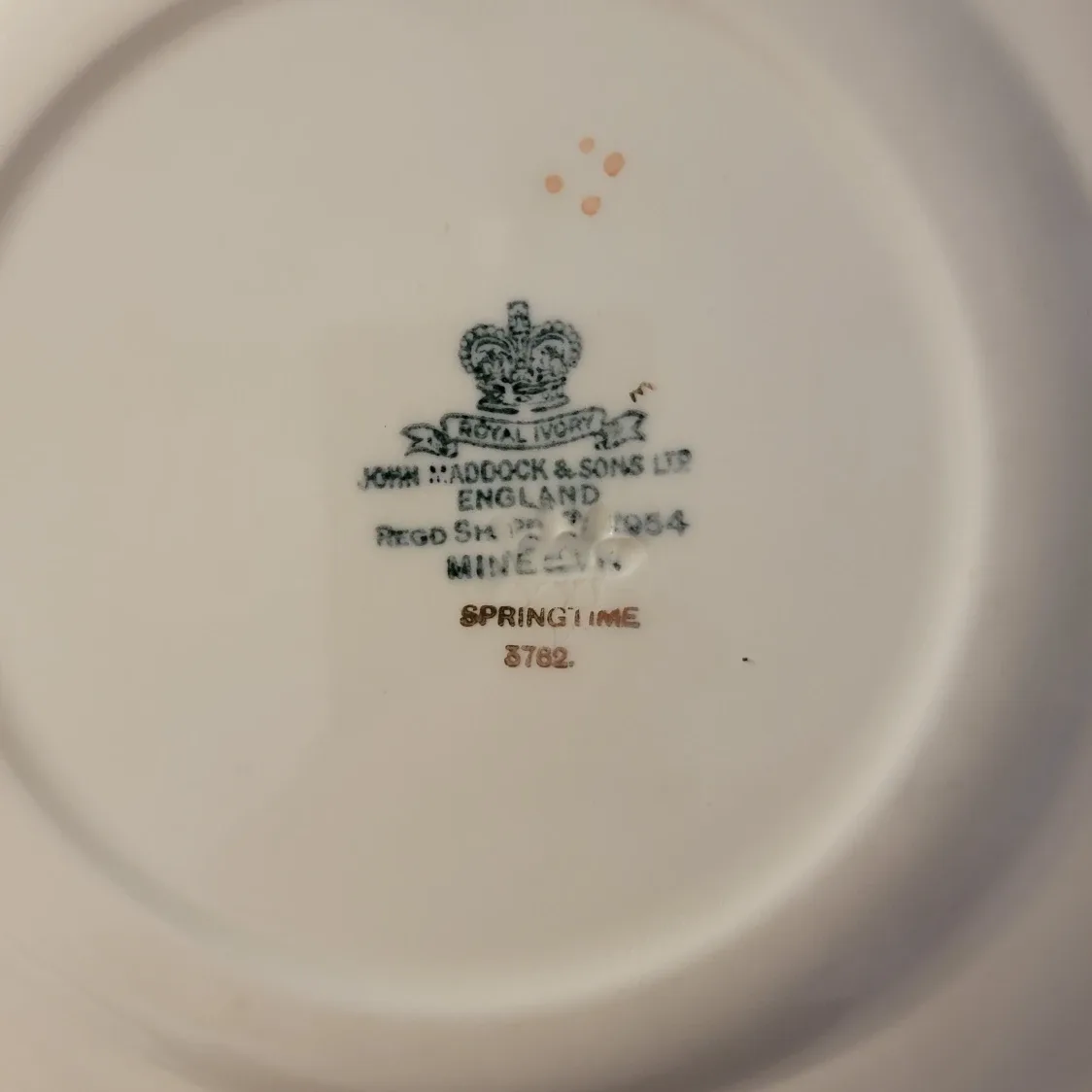 Royal Ivory John Maddock & Sons Plate image indicator(2)