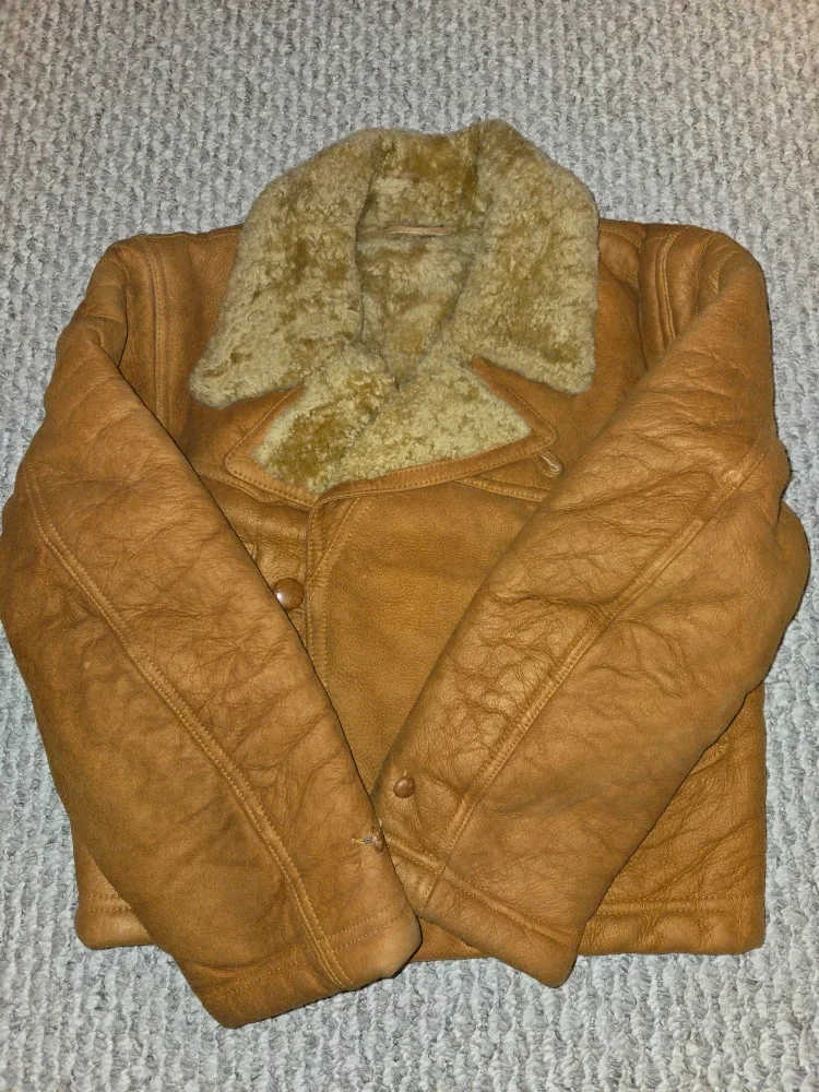 Vintage Shearling Leather Jacket image indicator(2)