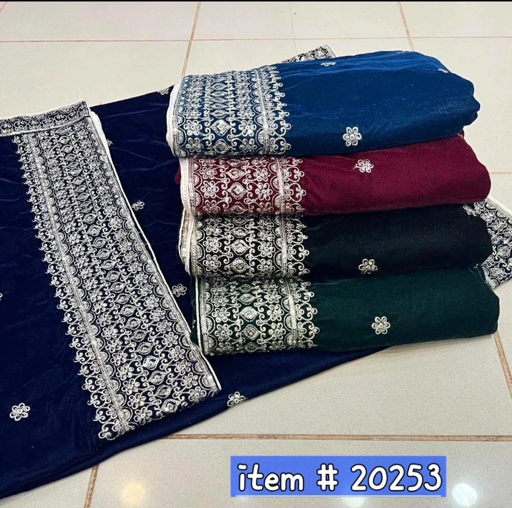 Embroidered Velvet Shawl image indicator(3)