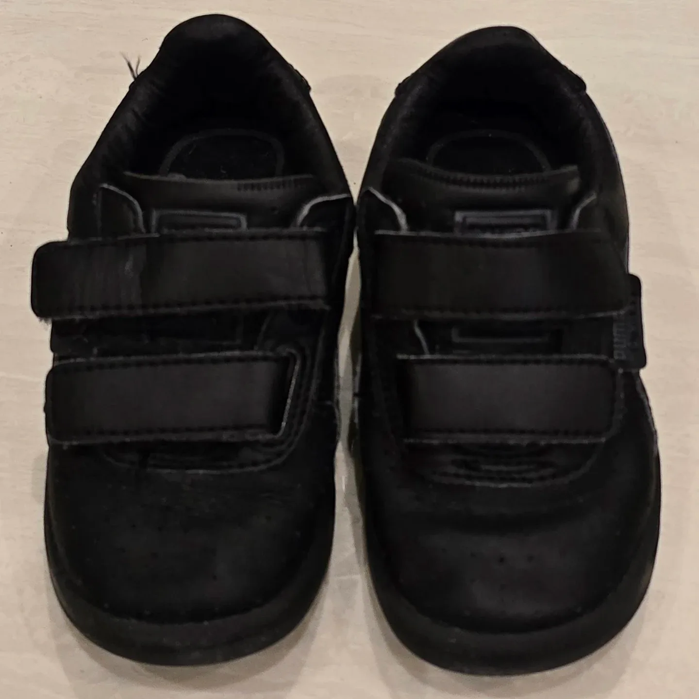 Little Boys Puma Black Sneakers! - Size 10.5 image indicator(5)