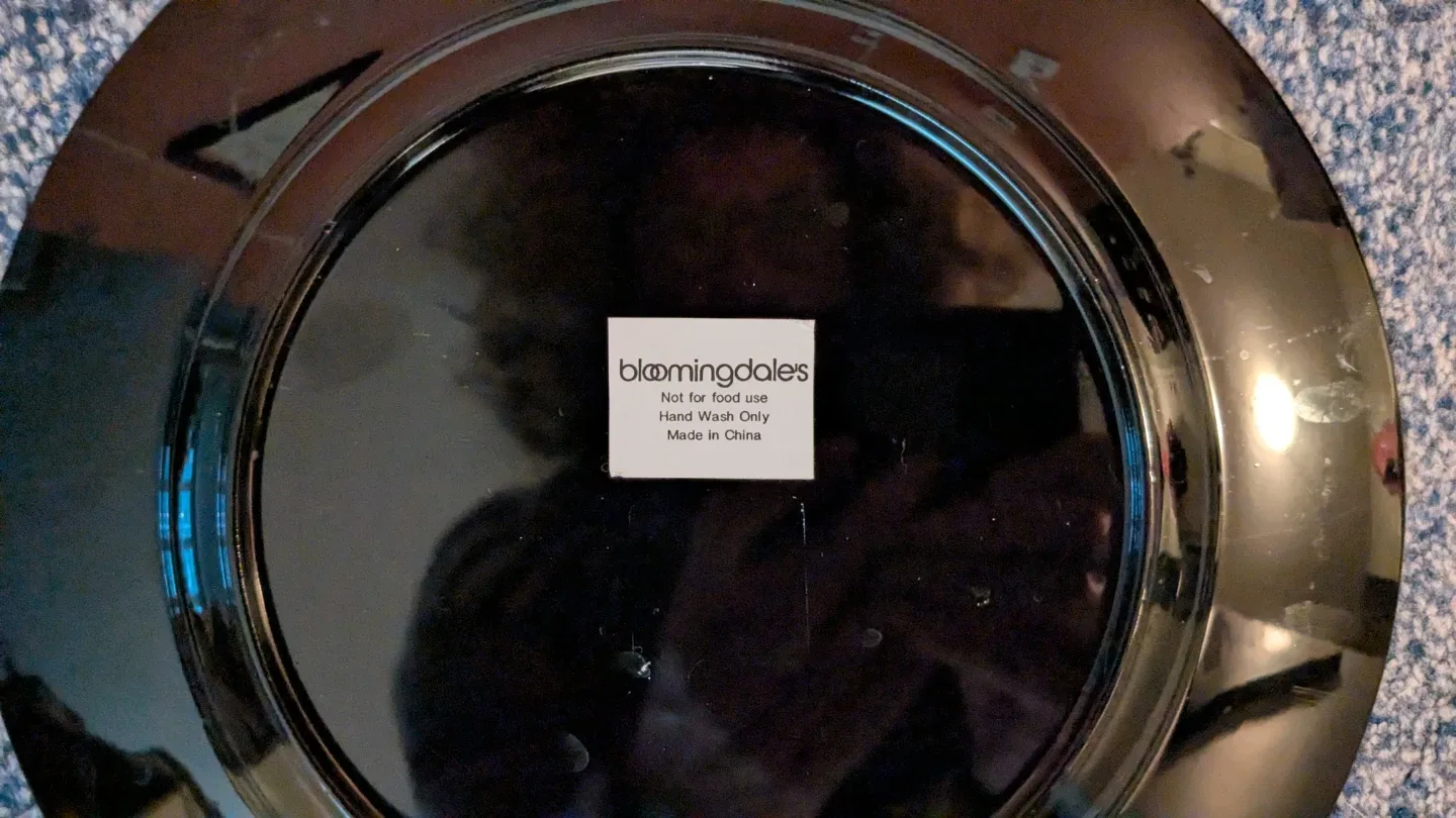 Bloomingdales Charger Plates - 4 Gold, 2 Glass image indicator(2)