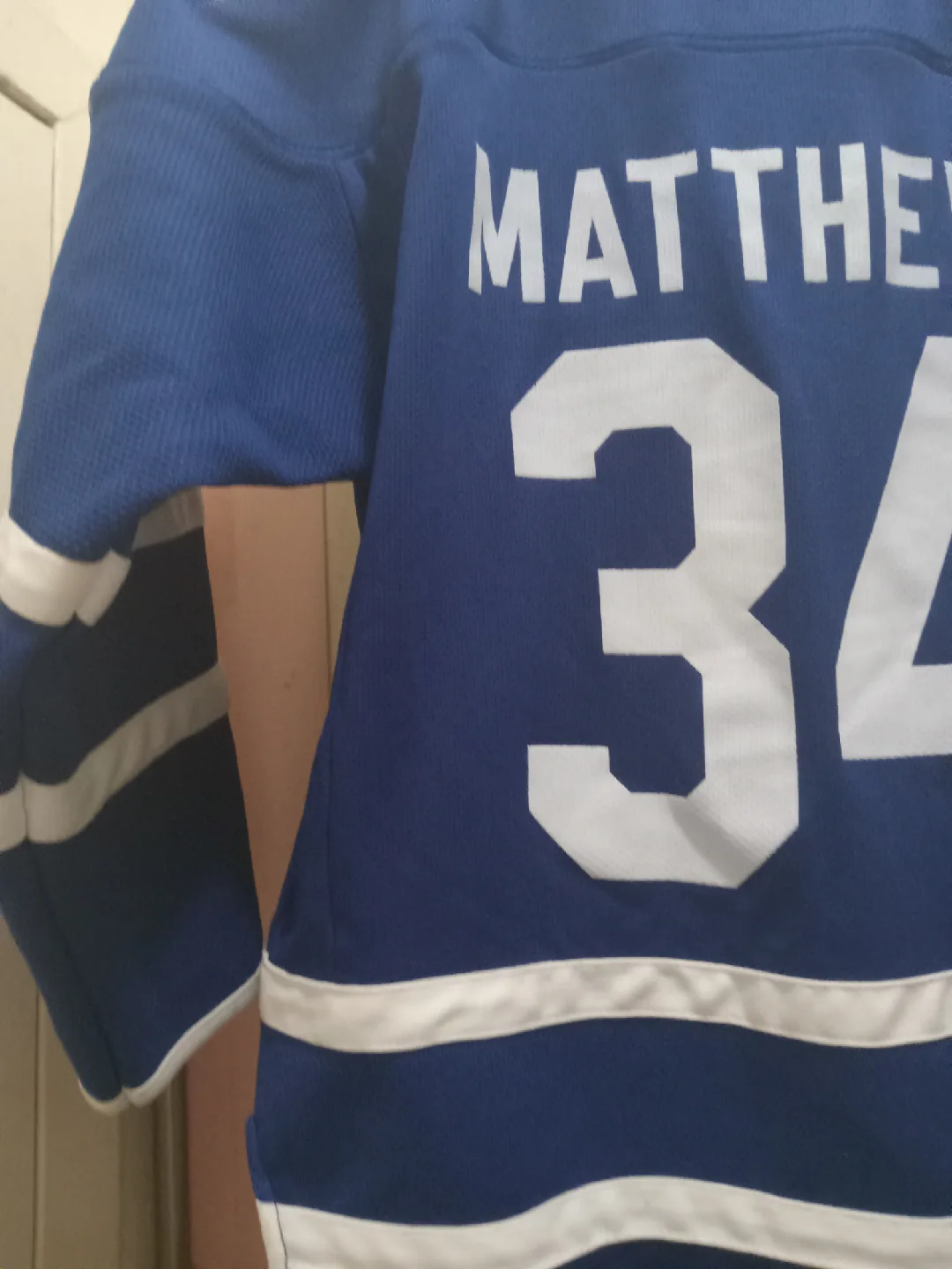 Reebok Toronto Maple Leafs Matthews Jersey - S/M image indicator(6)