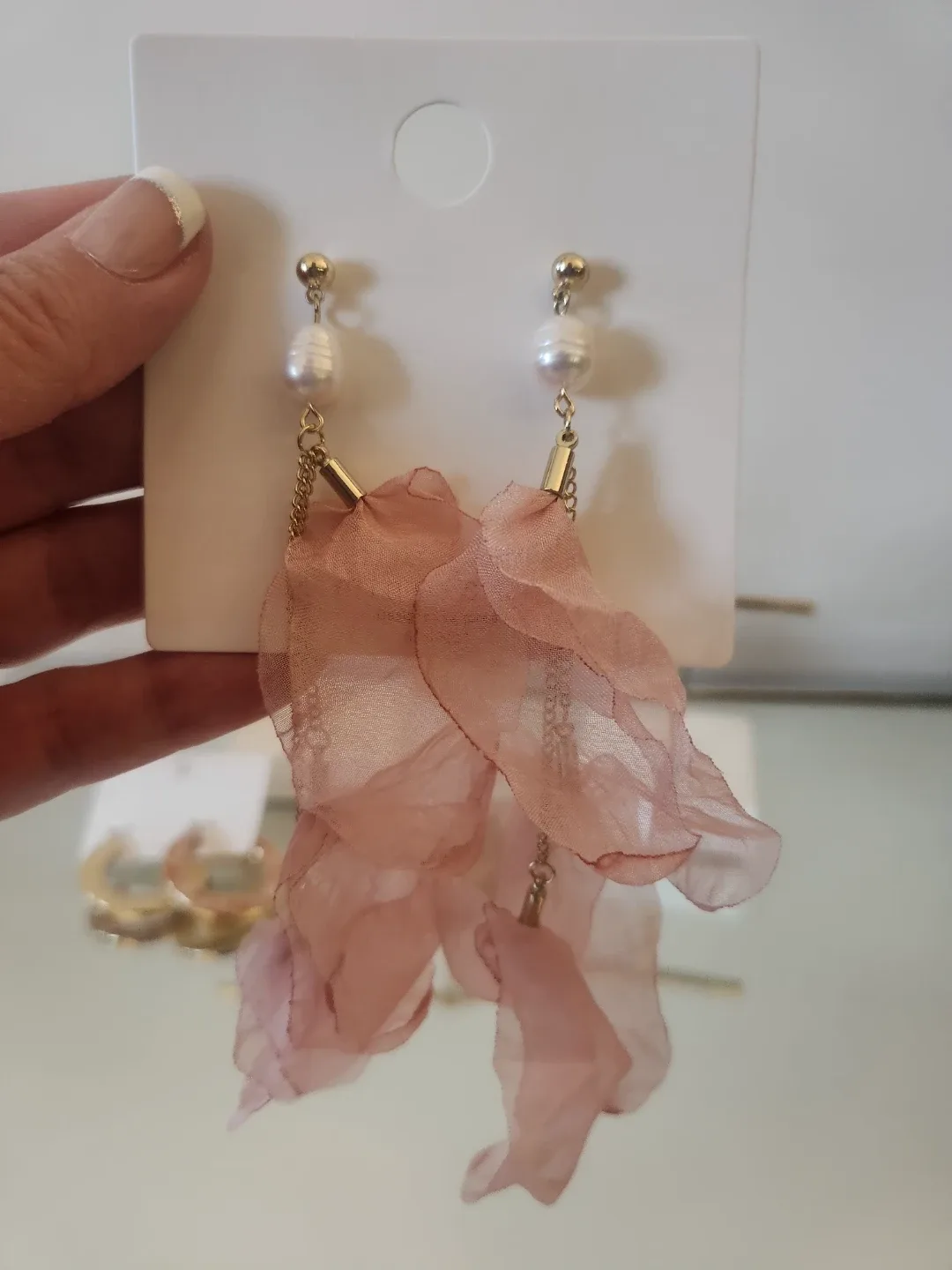 BRAND NEW Korean designed earrings set #1- perfect for gifting image indicator(2)