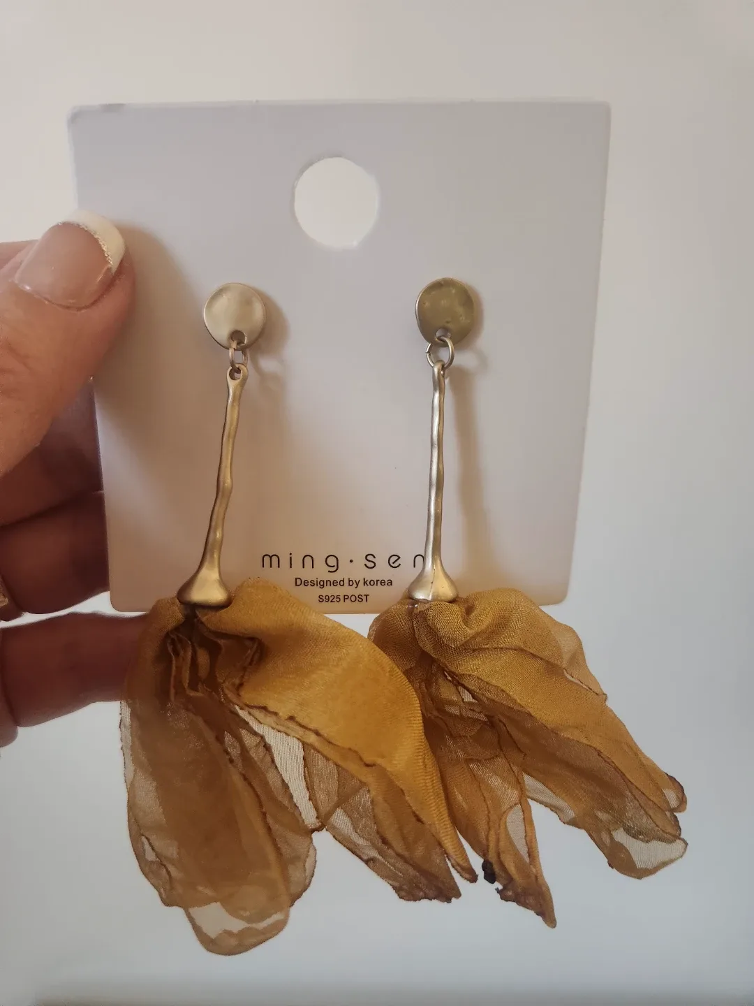 BRAND NEW Korean designed earrings set #1- perfect for gifting image indicator(4)