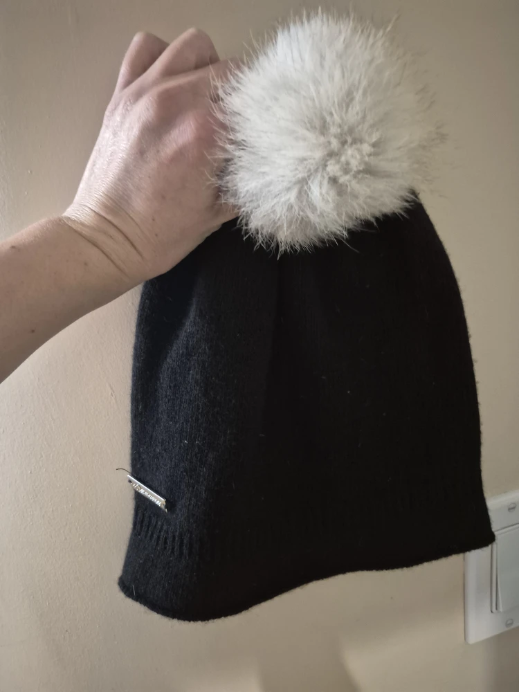 Moose Knuckles Black Toque