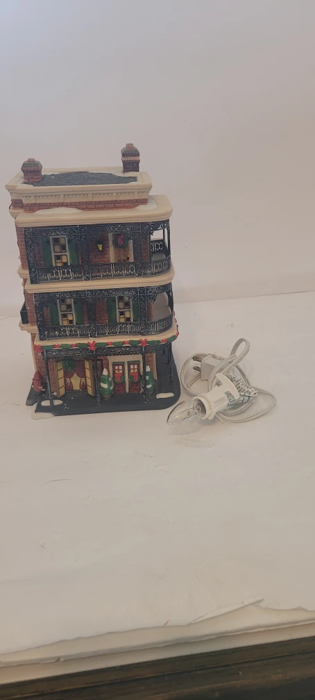 Department 56 French Quarter Corner Building - photo 5