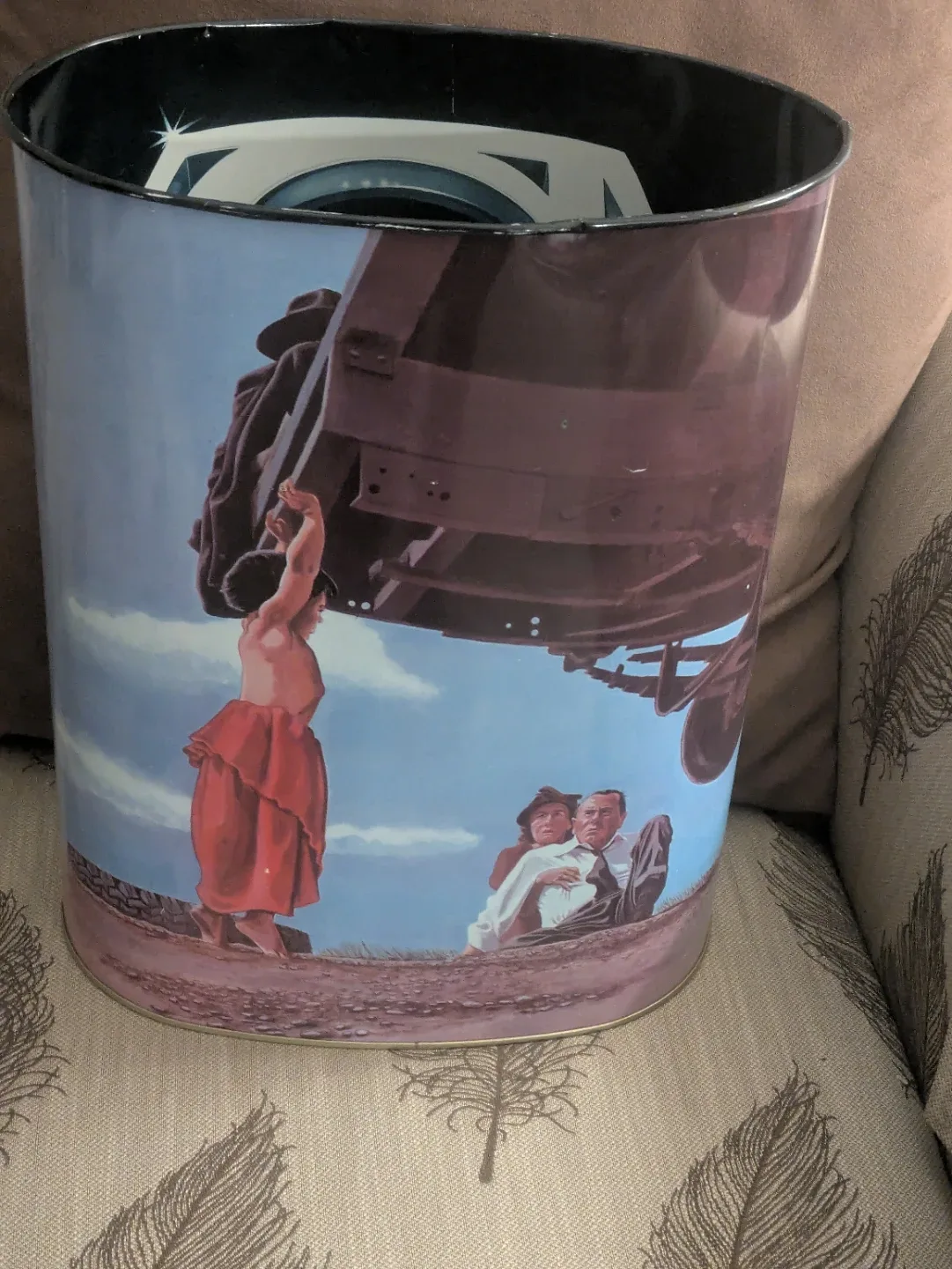 Superman wastebasket image indicator(2)