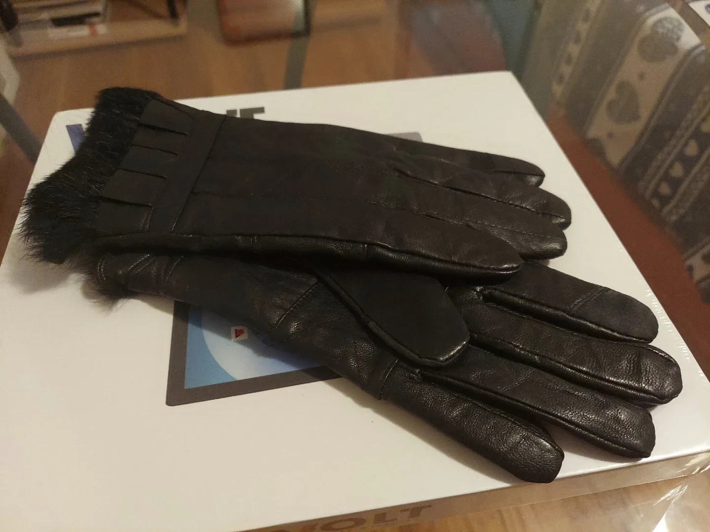 Condition: Like NEW **Sofia Cashmere** image indicator(2)