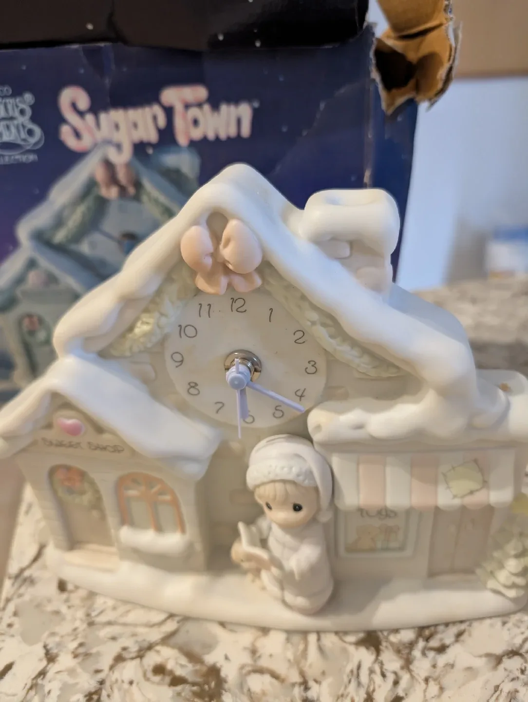 Precious Moments Sugar Town Square Clock thumbnail