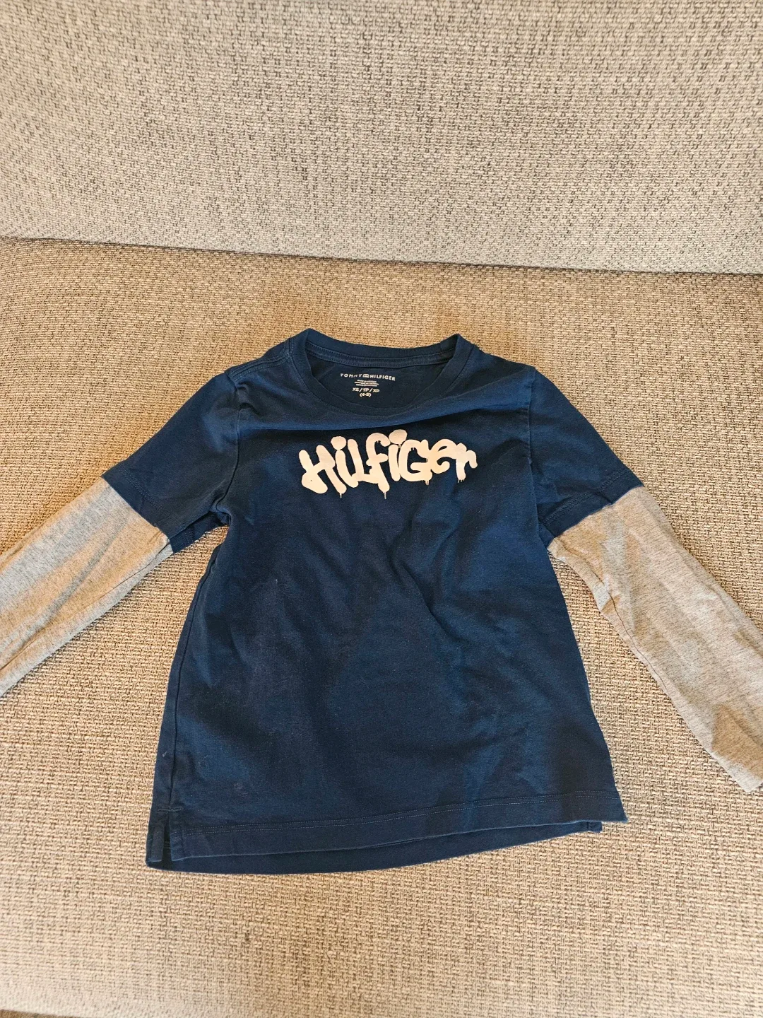 Tommy Hilfiger XS (4-5) Long Sleeve Shirt