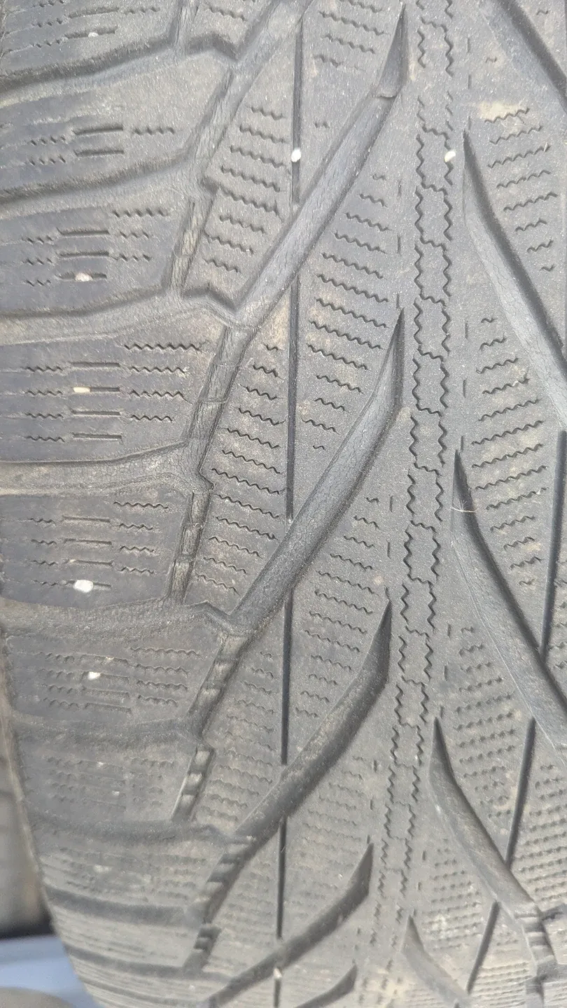 Nokian Hakkapeliitta R3 SUV 255/65R17 Winter Tires