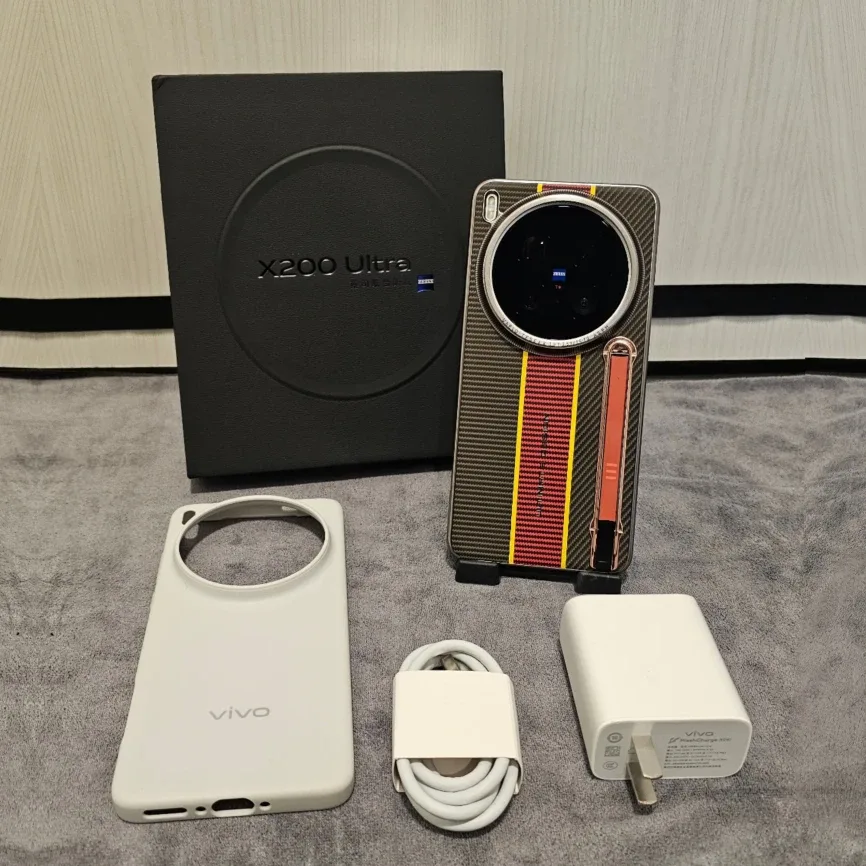 Vivo X200 Ultra Smartphone with Original Accessories image indicator(3)