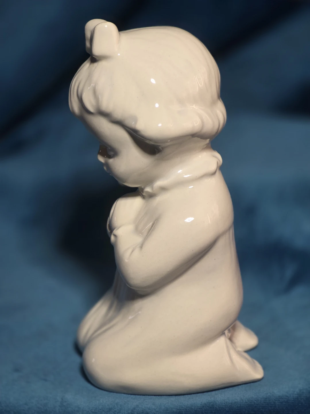 Vintage Kneeling Girl Figurine - photo 2