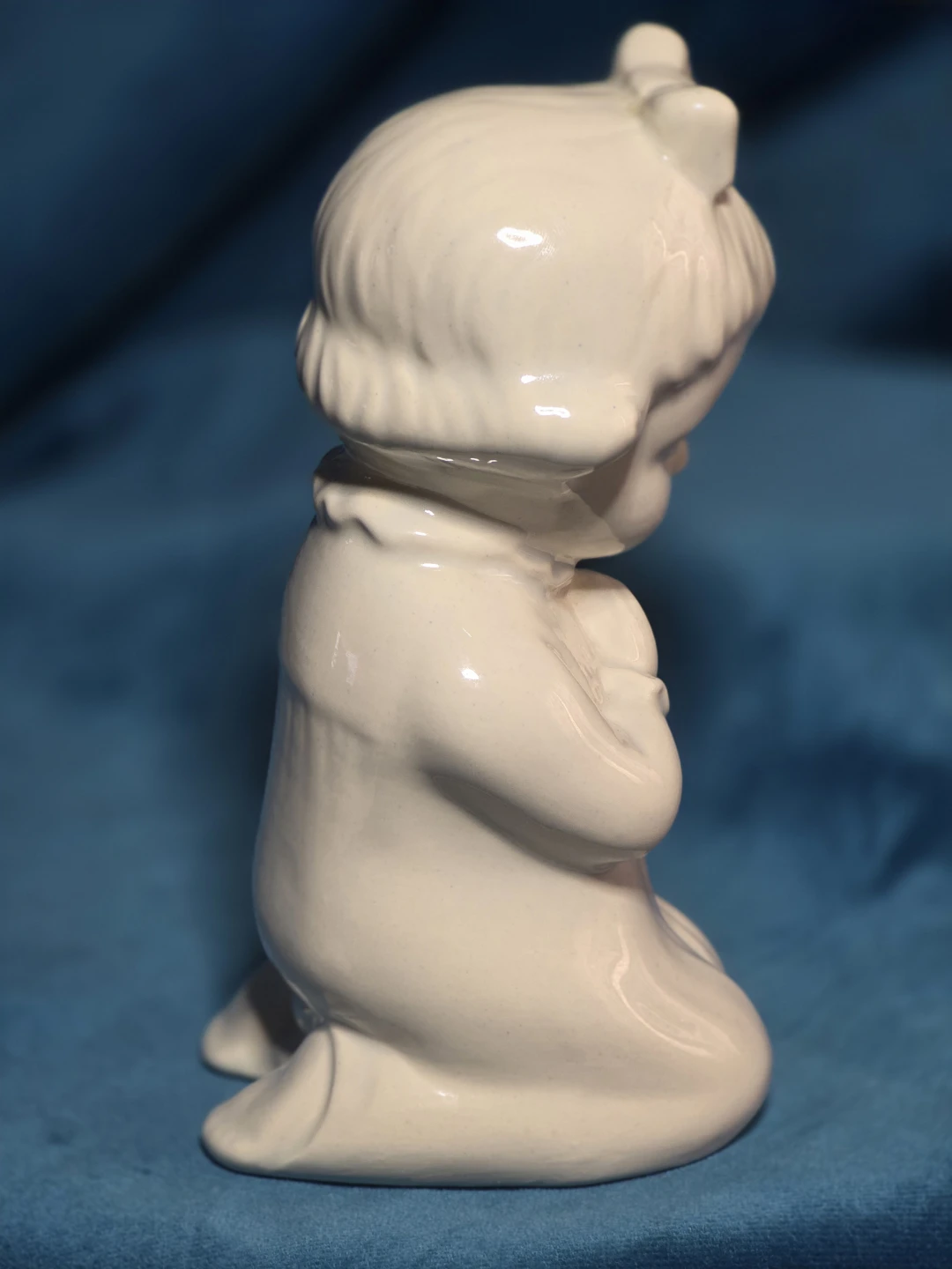 Vintage Kneeling Girl Figurine - photo 4
