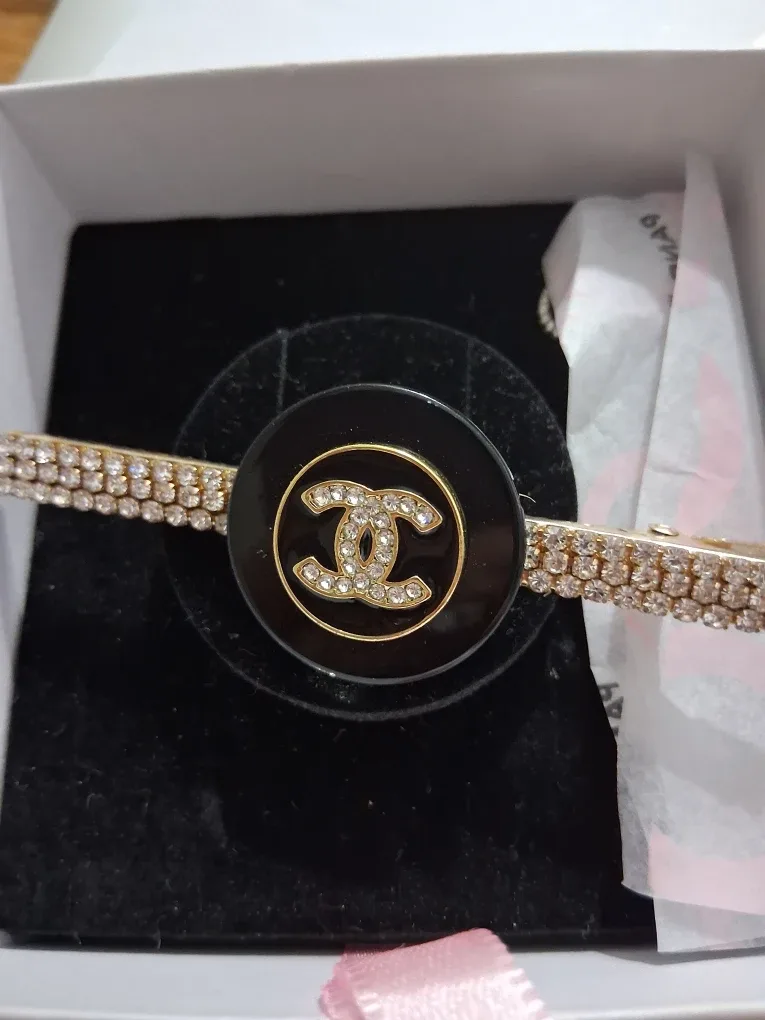 Chanel Hair Clip with Rhinestones image indicator(3)