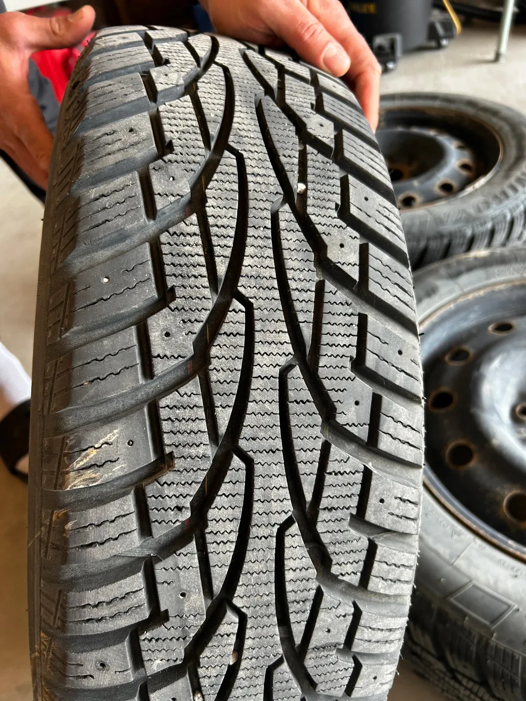 Tiger Paw Ice & Snow 205/65R16 95T Tires - Set of 4 image indicator(2)