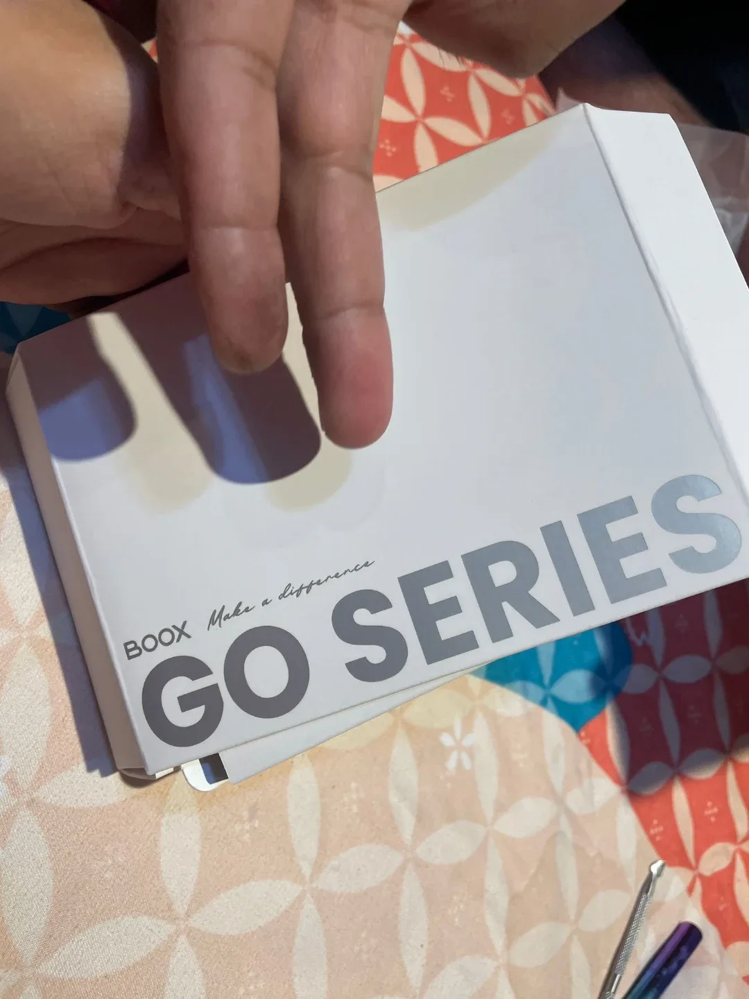 Boox Go Series e-reader WHITE COLOUR image indicator(4)