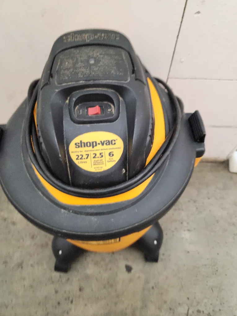 Shop-Vac Wet/Dry Vacuum - 22.7L image indicator(2)