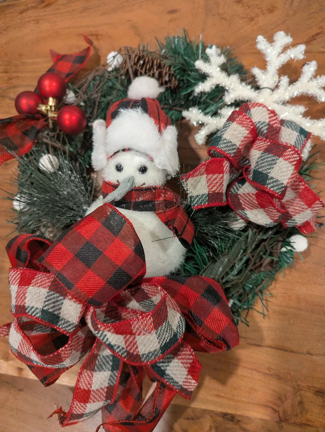 BRAND NEW CHRISTMAS WREATH 12INCH thumbnail