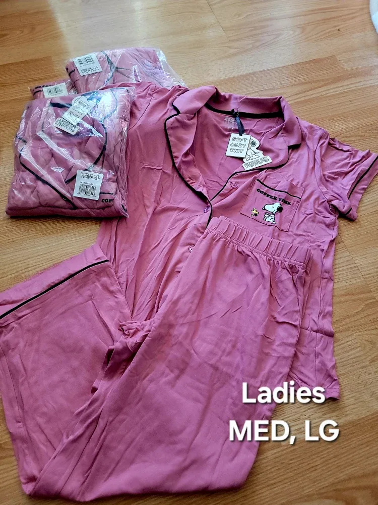 Peanuts Snoopy Ladies Pajama Set