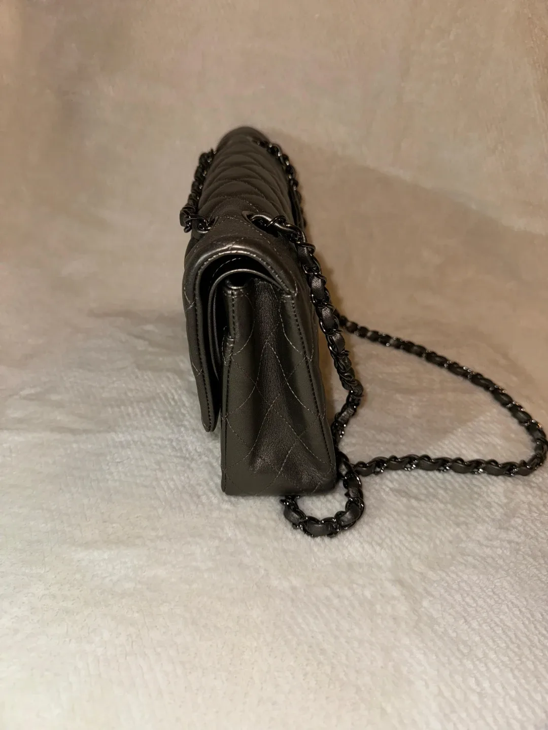 Chanel Classic Flap Bag brand new image indicator(8)