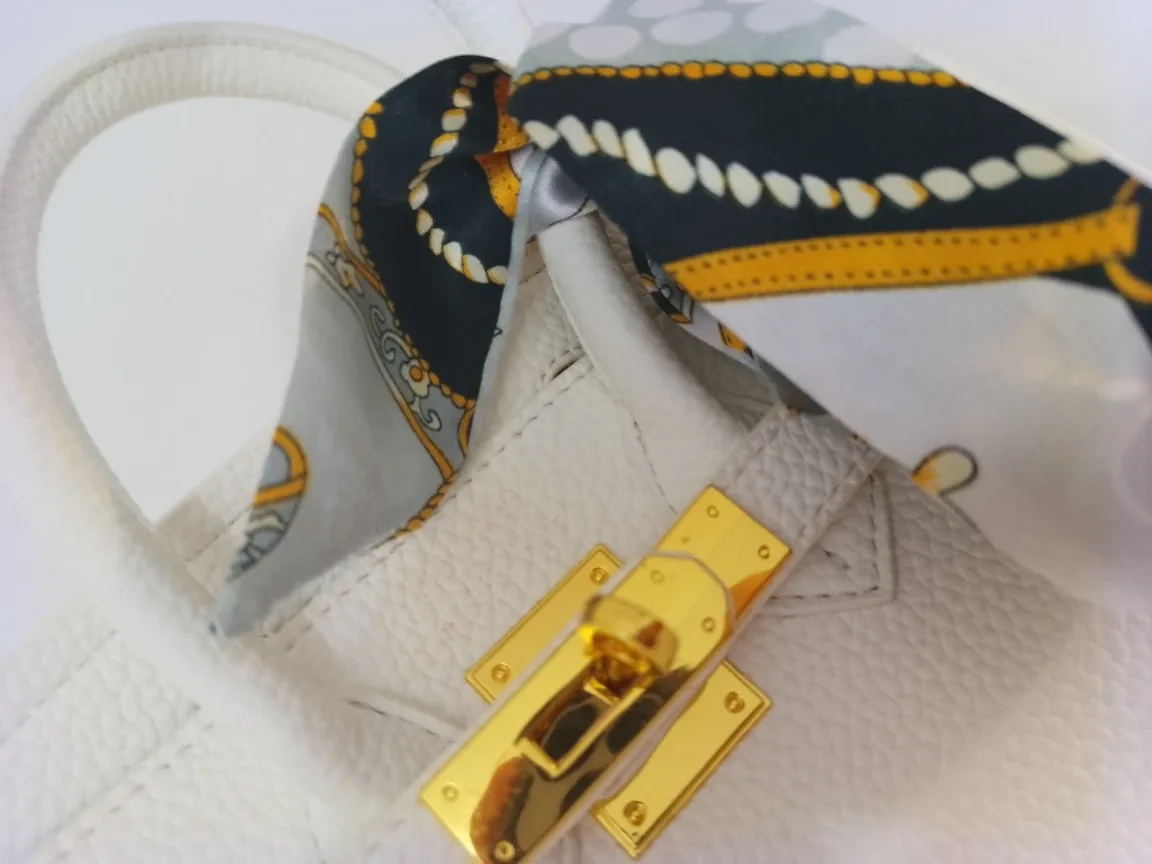 White fake leather Handbag image indicator(2)