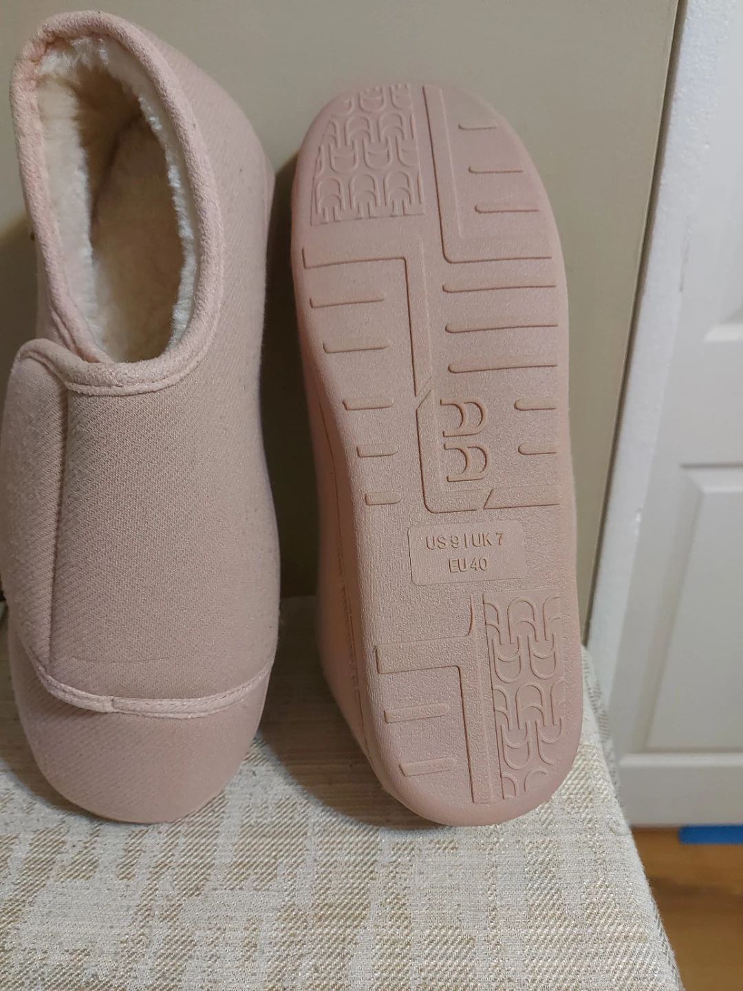 Longbay Women's Pink Adjustable Slippers - Size 9