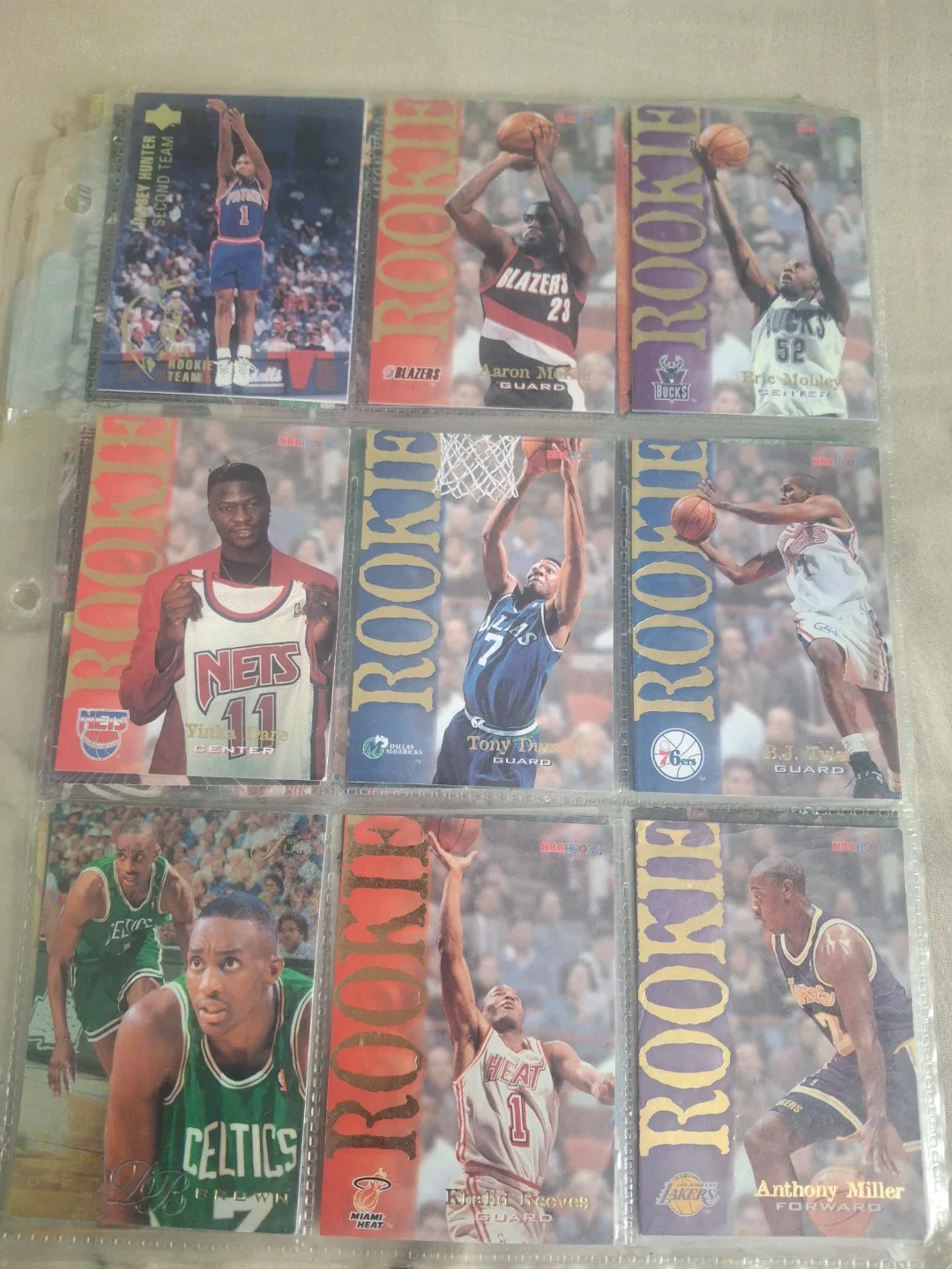 Mixed Lot of Comic Books and Basketball Cards image indicator(10)