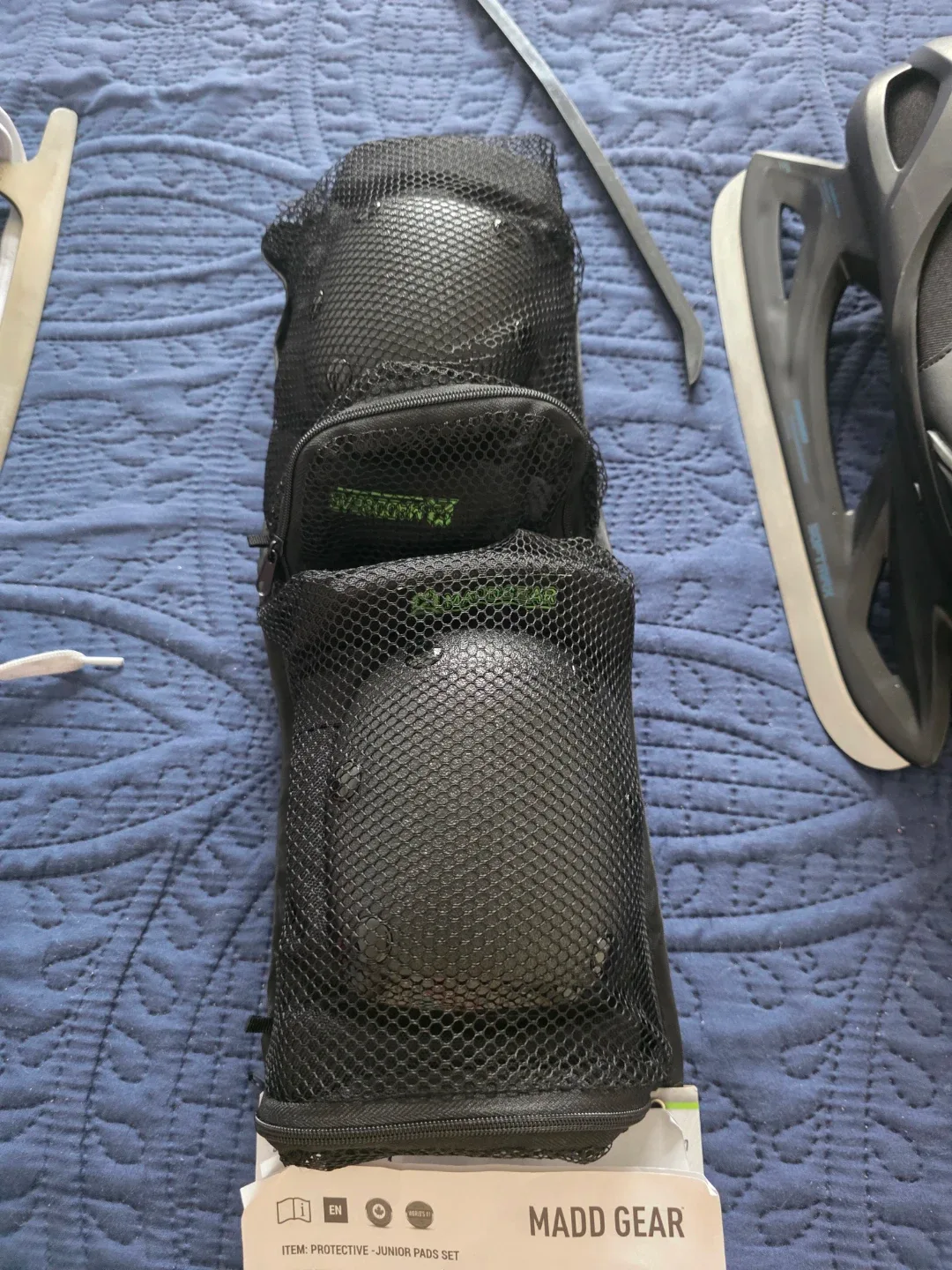 ICE SKATING SHOES FOR MEN  size 8 image indicator(4)