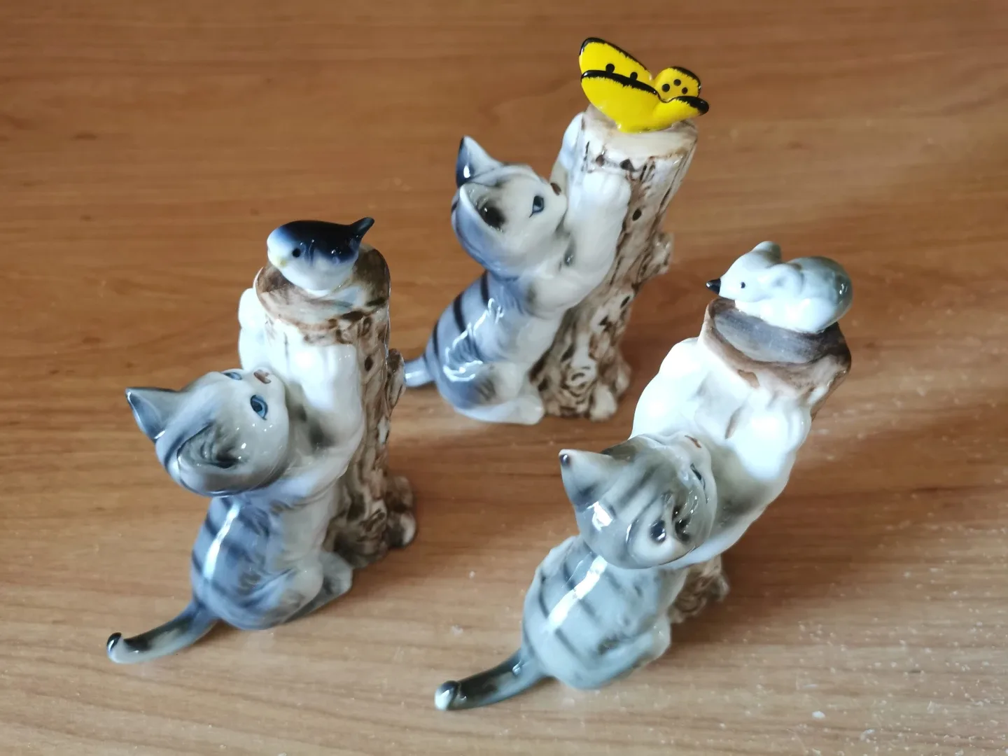 Vintage Set of 3 Bone China Cats Decor image indicator(4)