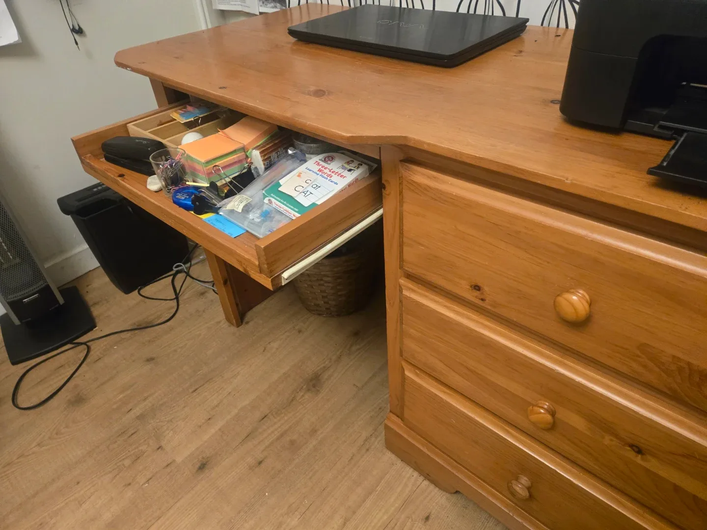 Wooden Desk with Drawers image indicator(3)