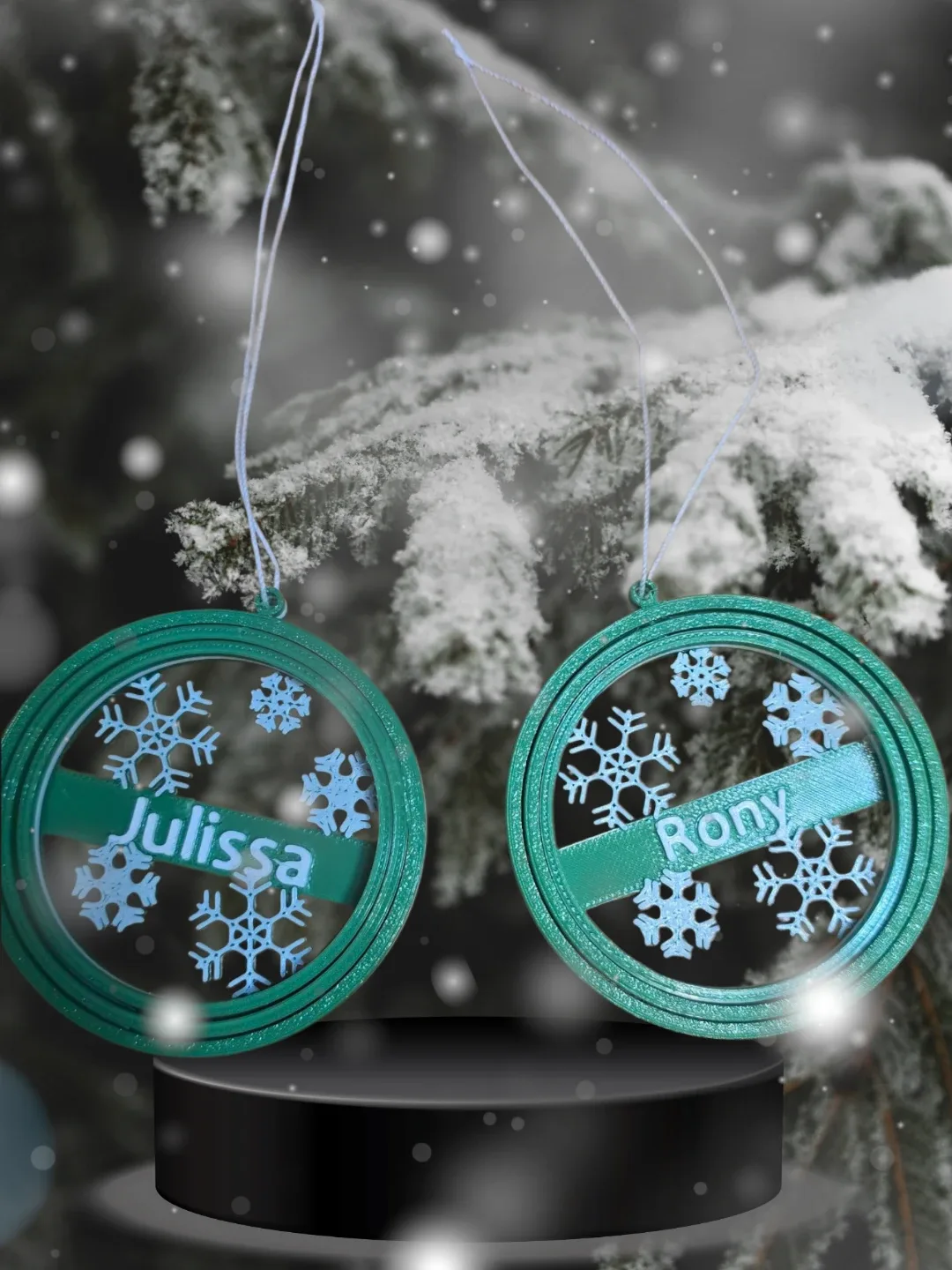 Personalized Christmas Ornament - Julissa image indicator(2)