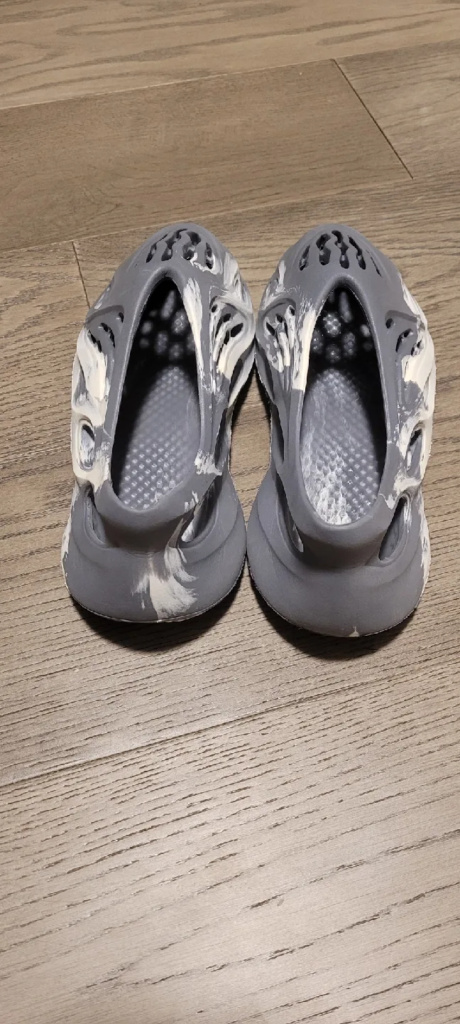 Adidas Yeezy Foam Runner MX Granite image indicator(4)