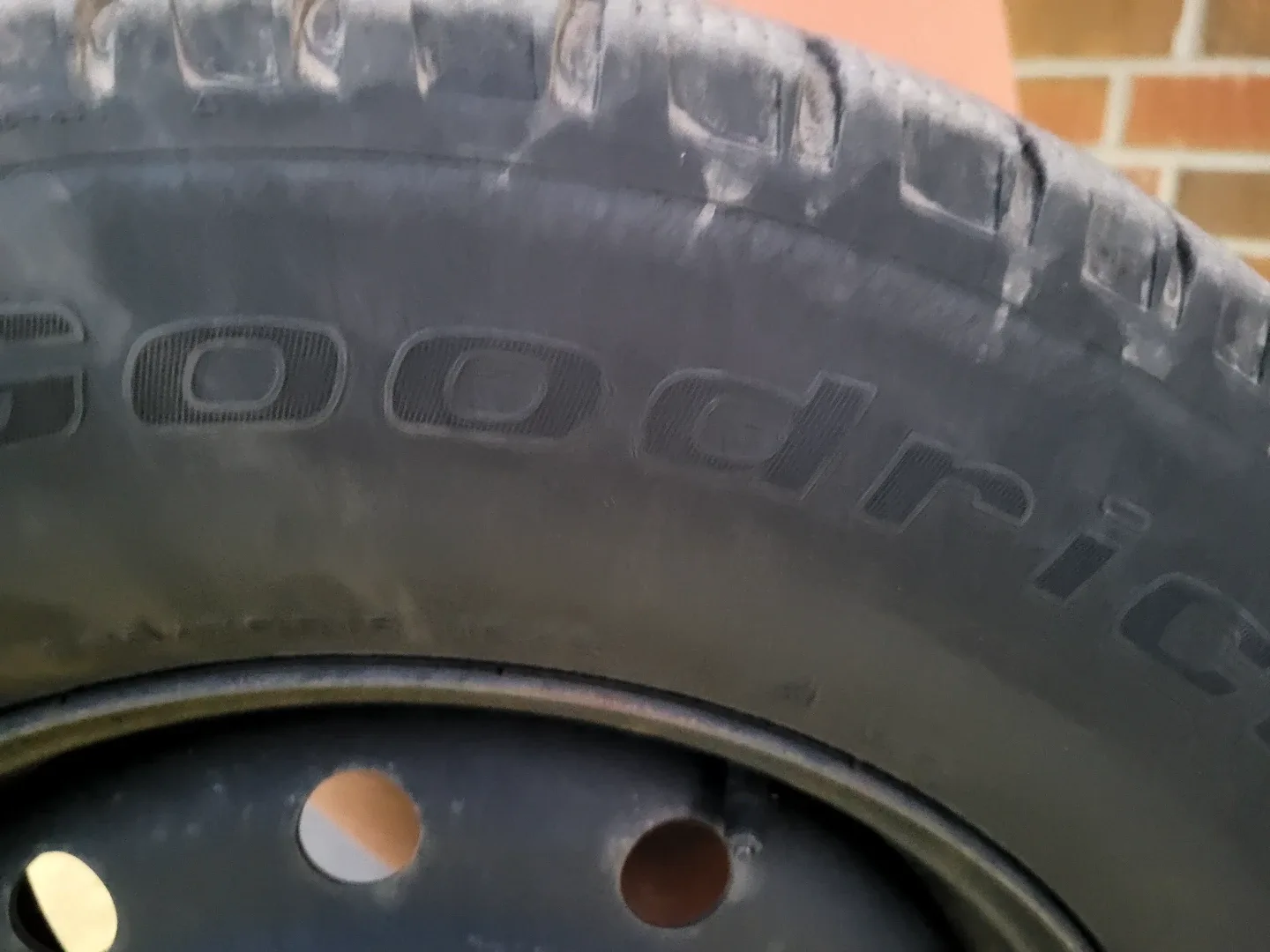 BFGoodrich Winter Tire 225/70/R16 mounted image indicator(2)