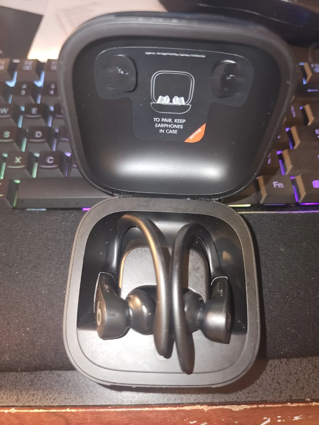 Powerbeats Pro Black Wireless Earphones image indicator(3)
