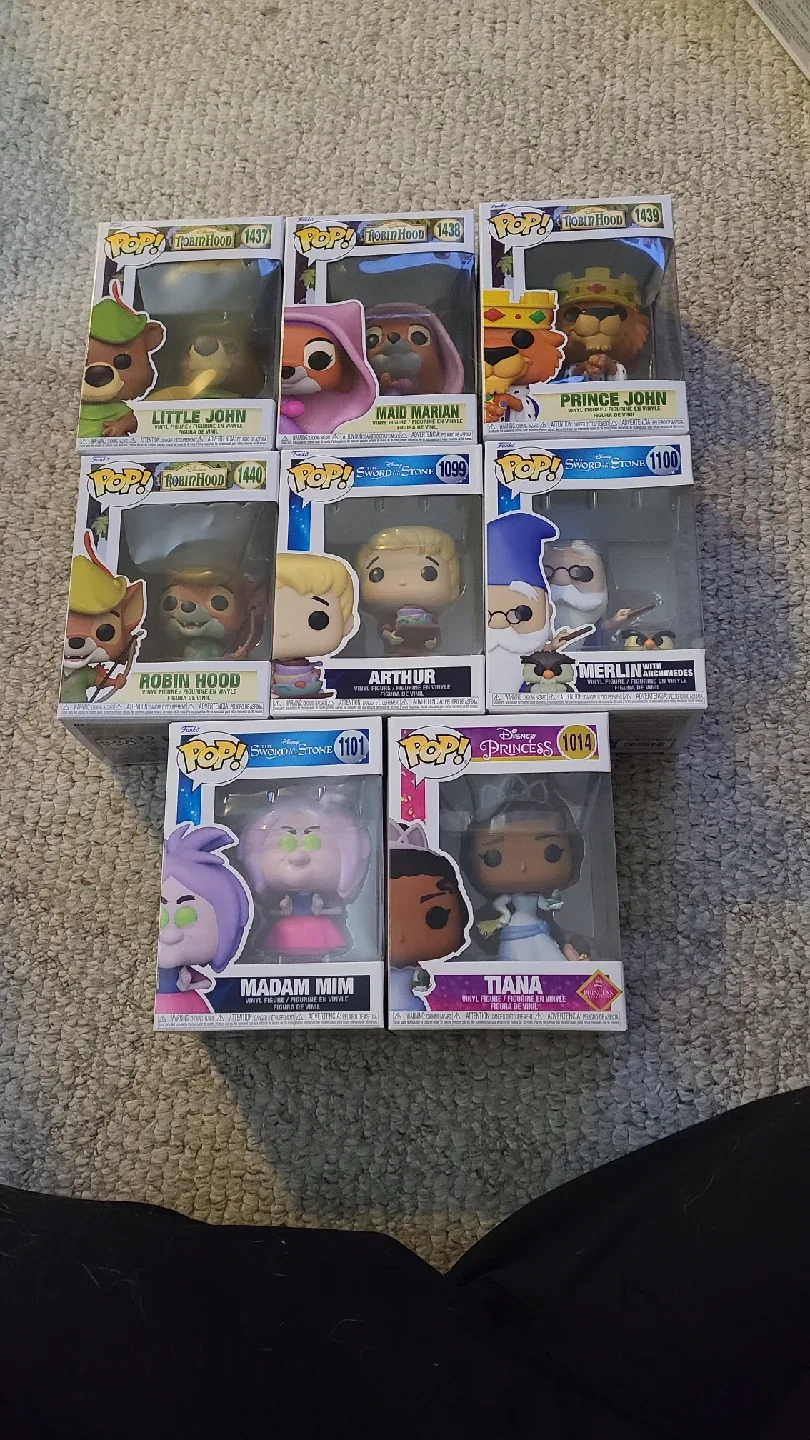 Funko Pop! Disney Figures - Robin Hood & Sword in the Stone thumbnail