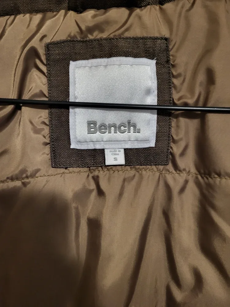 BENCH Vest (Like New) image indicator(3)