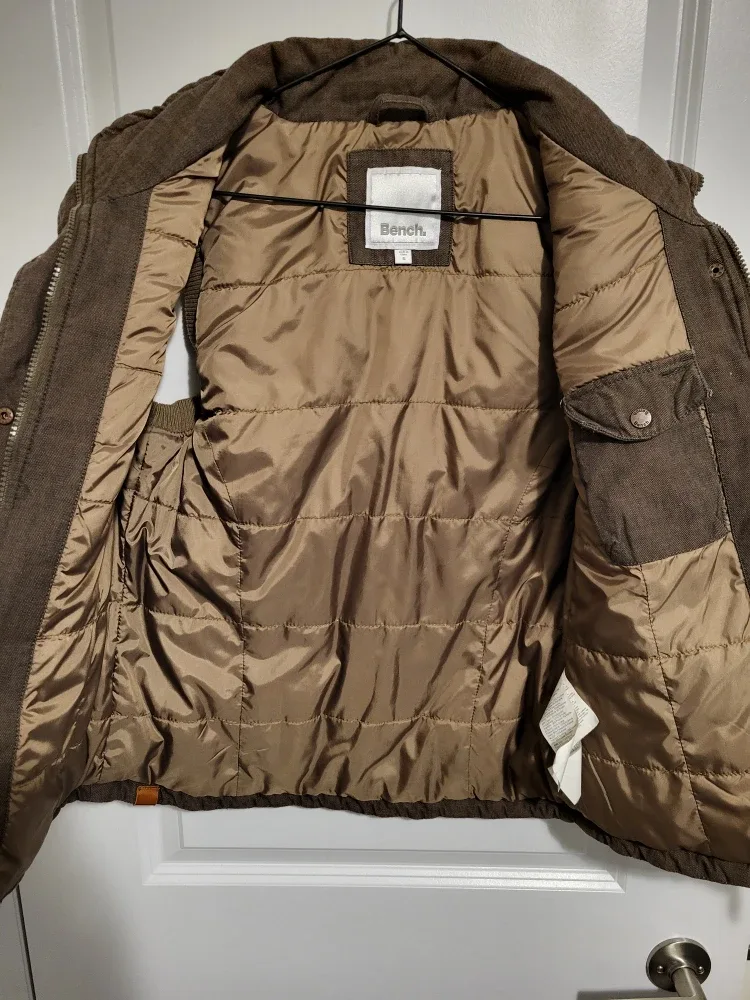 BENCH Vest (Like New) image indicator(4)