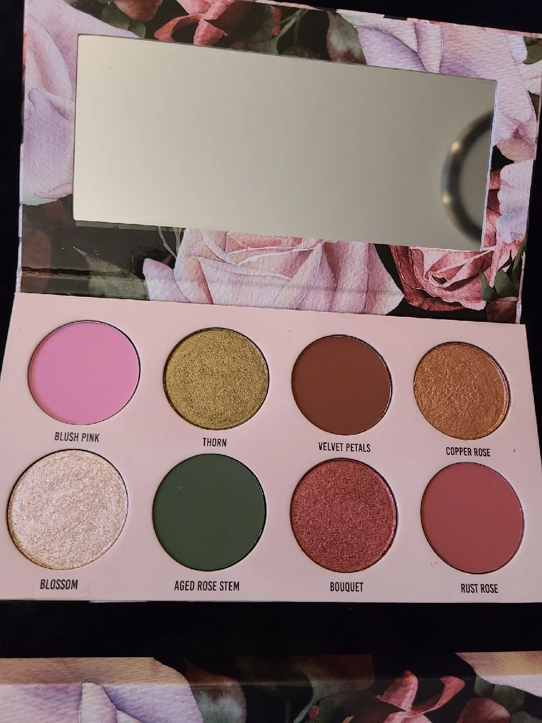 Give Me Glow Vintage Rose Eyeshadow Palette thumbnail
