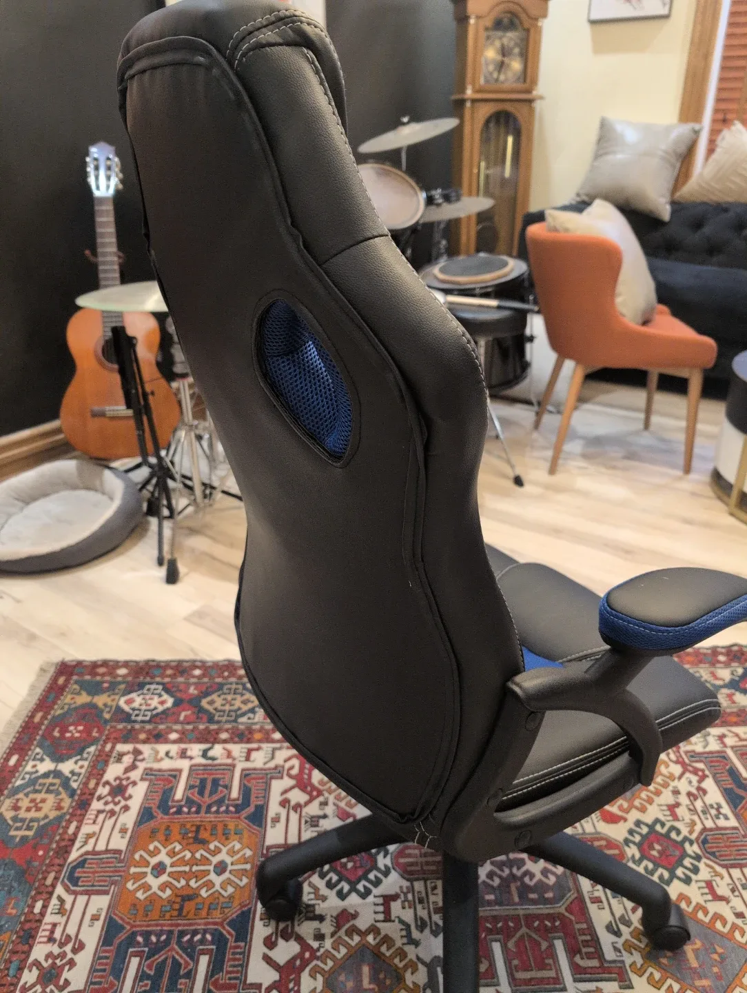 Gaming Chair - Black and Blue image indicator(4)