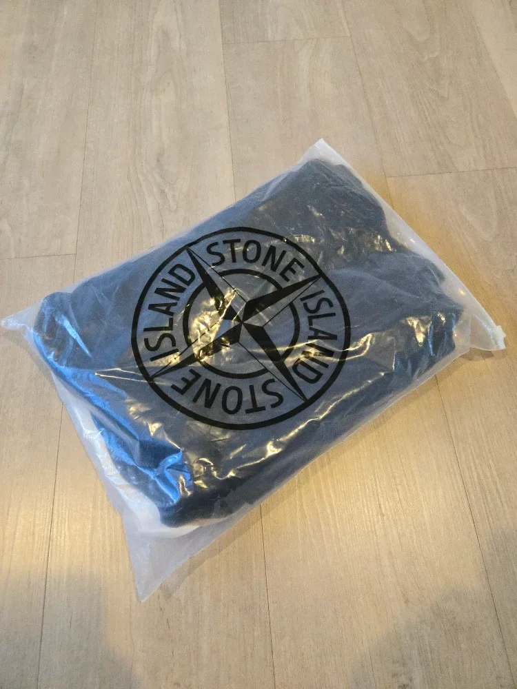 Stone Island Crewneck Sweatshirt – Size XL image indicator(4)