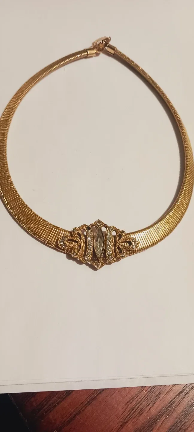 Beautiful Gold Tone Marquise Choker Necklace image indicator(3)