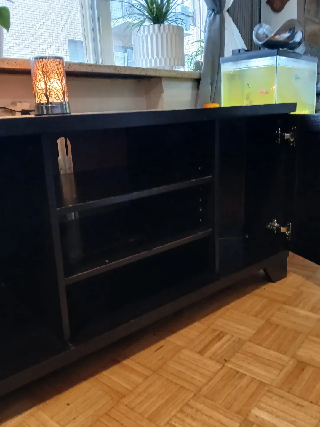 FREE TV Console image indicator(2)