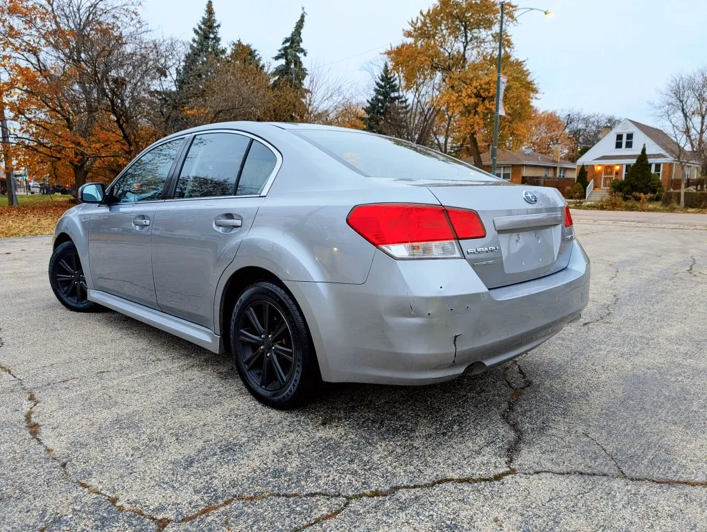 2011 Subaru Legacy AWD image indicator(4)