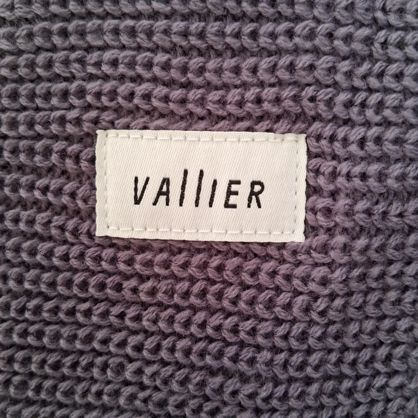 New in Bag Vallier Knitted Scarf Unisex image indicator(3)