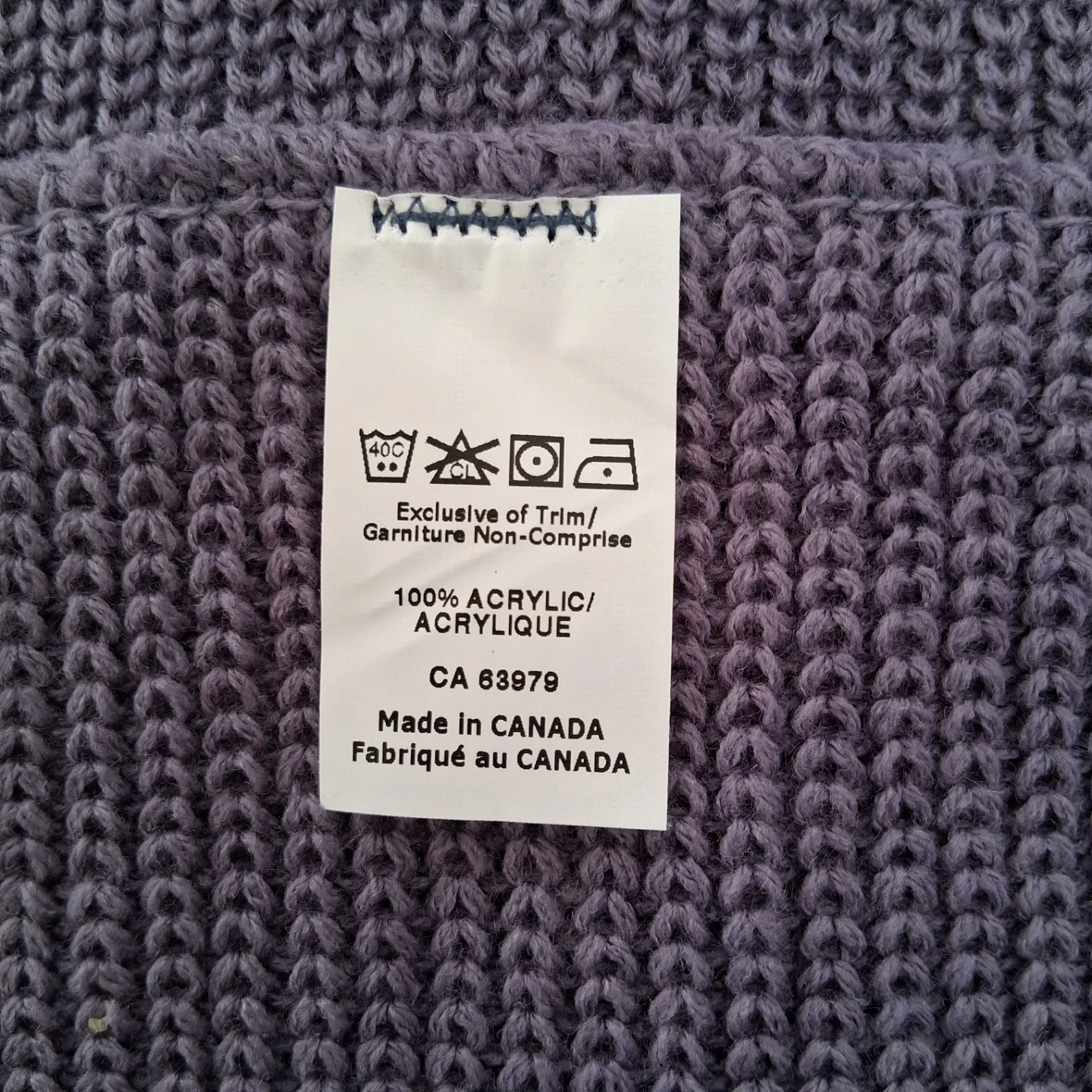 New in Bag Vallier Knitted Scarf Unisex image indicator(4)