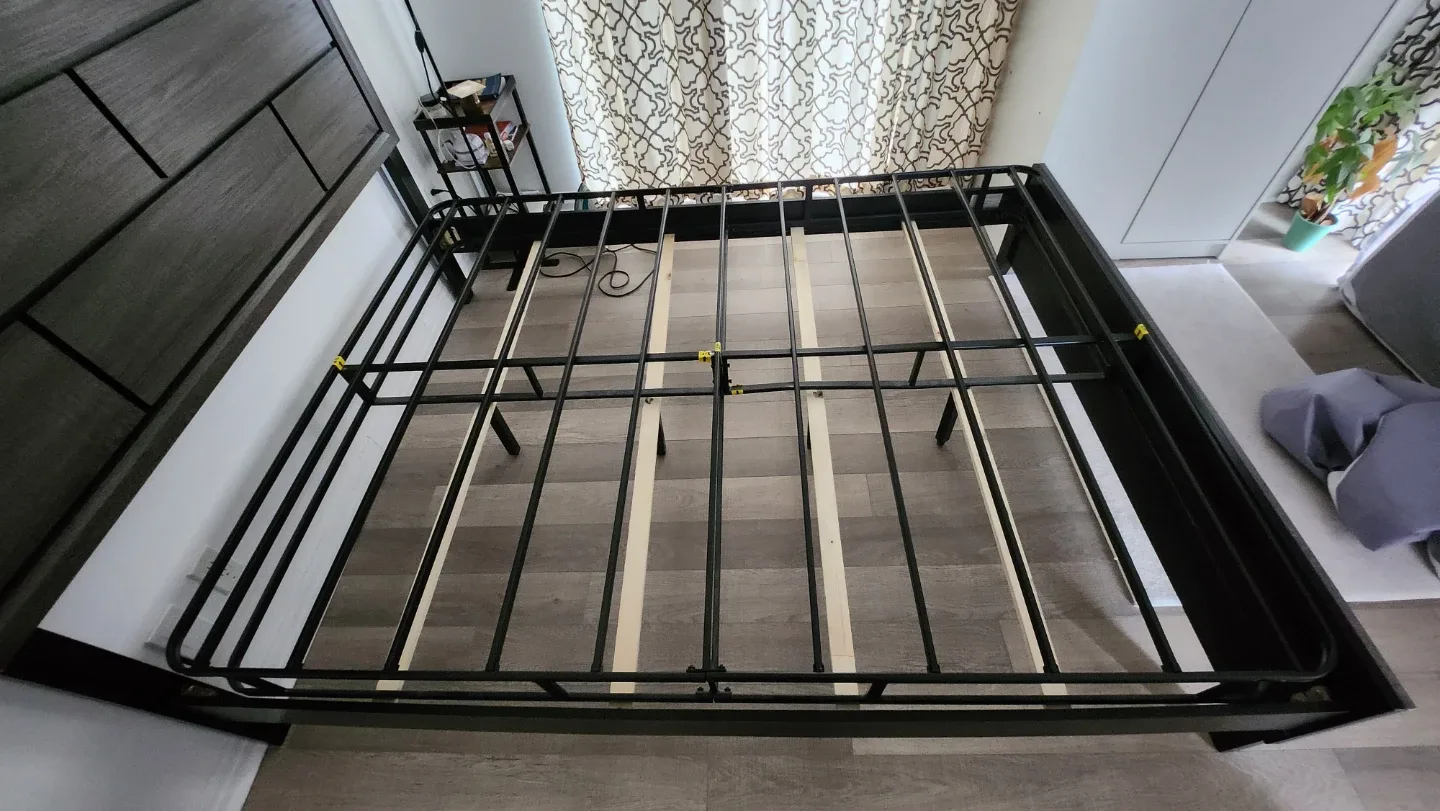 Queen Size Bed Frame for Sale – Excellent Condition image indicator(5)