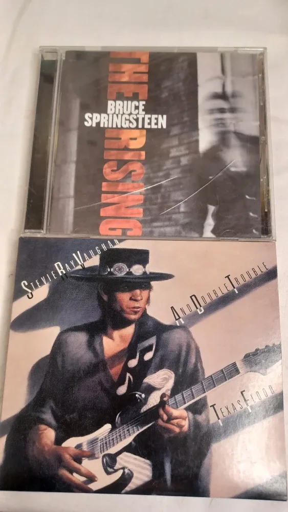 Pearl Jam & Bruce Springsteen CDs image indicator(2)
