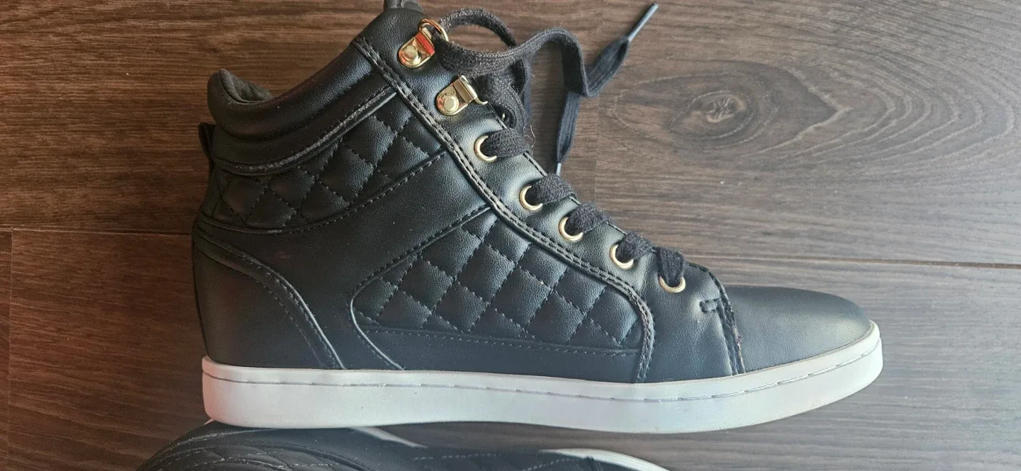 Guess Los Angeles Black High Top Sneakers - Size 8 image indicator(10)