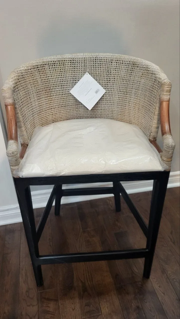 Wicker Bar Stool with Arms - New image indicator(4)